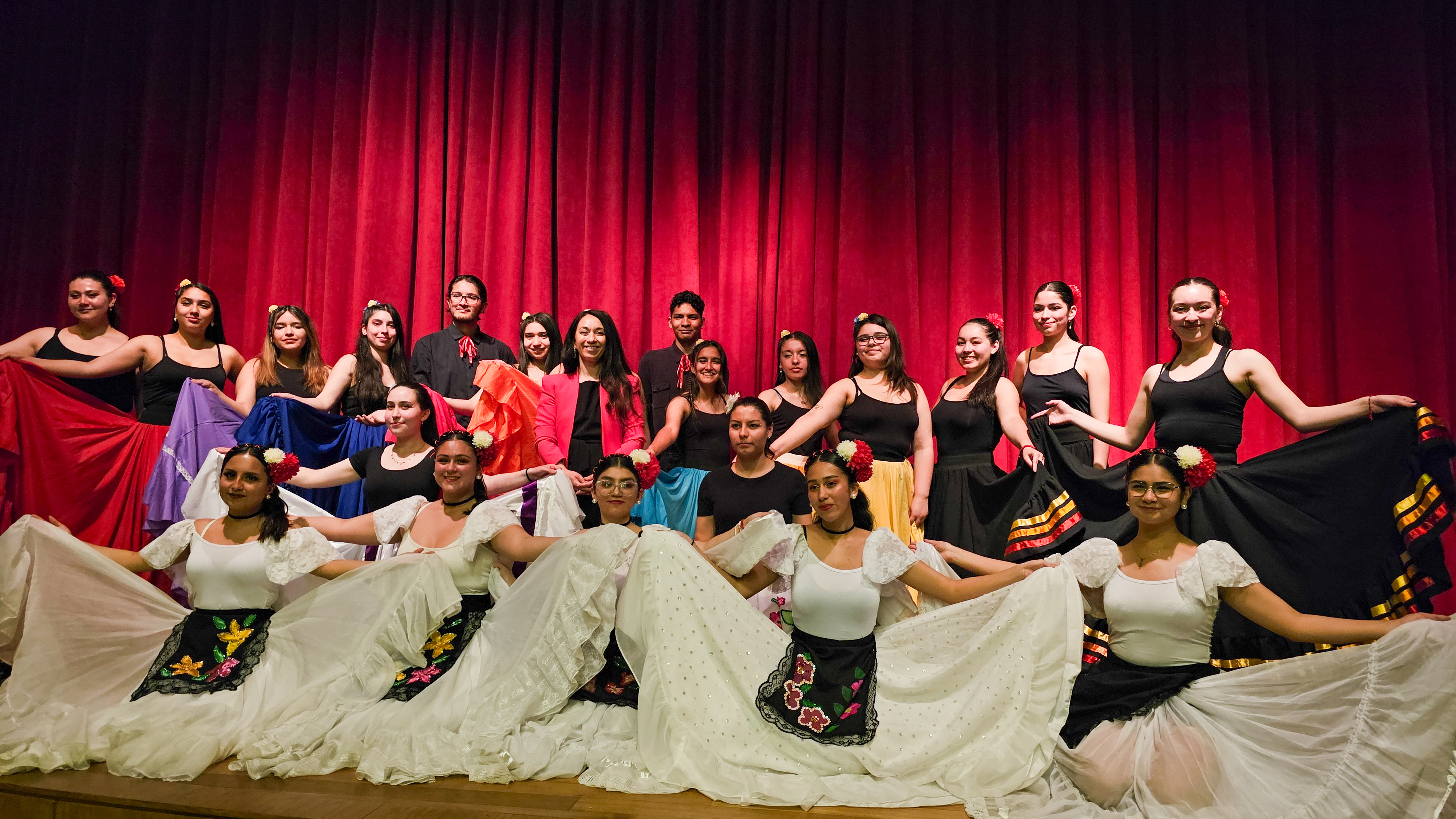 Éxito en la Tercera Edición de "Arte, Vida y Danza" en el Teatro UCSC